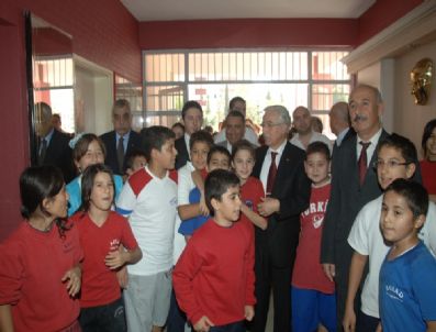 Aldırmaz: 'Her İlçeye Spor Salonu Yapacağız'