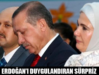 İNSANOĞLU - Başbakan Erdoğan'ı duygulandıran sürpriz