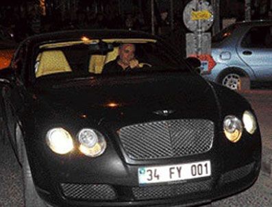 İSTINYE PARK - Cenk Eren, 800 bin liraya Bentley aldı