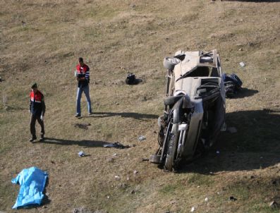 Erzincan'da Trafik Kazası: 1 Ölü, 11 Yaralı