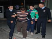 (özel Haber) İzmir'de Hırsızlar Suçüstü Yakalandı