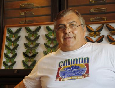 Tarkan'ın Tepki Gösterdiği Kelebek Koleksiyonunun Sahibi Tarkan'a Teşekkür Etti