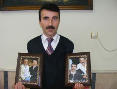 LATIF DOĞAN - Ünlü Türkücü Latif Doğan'a Benzerliği Dikkat Çekiyor