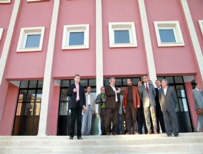 RAMAZAN FANI - Vali Karaloğlu, Okul İnşaatında İncelemelerde Bulundu