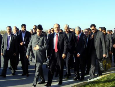 İKRAM DINÇER - Ak Parti Genel Başkan Yardımcısı Çelik'e Coşkulu Karşılama