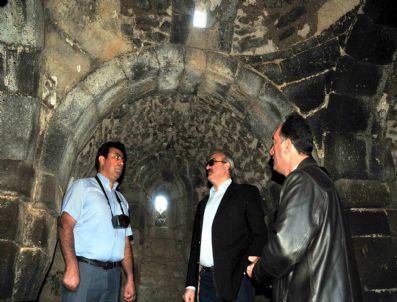 AKDAMAR ADASı - Vali Karaloğlu, Van'ın Keşfedilmeyen Mekanlarını Mercek Altına Aldı