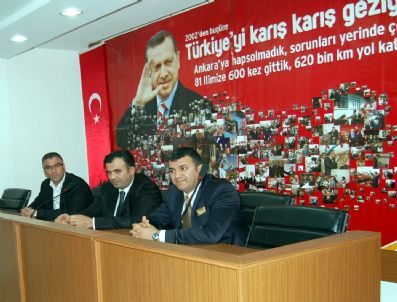 TÜRKIYE DEĞIŞIM HAREKETI - Ak Parti'de Bayramlaşma Töreni