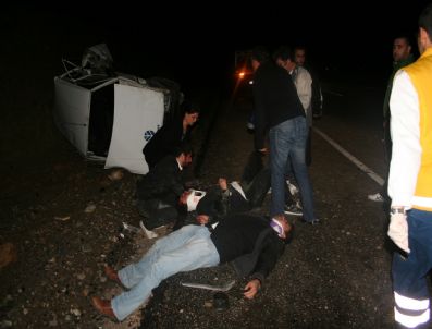 BOZARMUT - Eğlence Dönüşü Kaza: 5 Yaralı