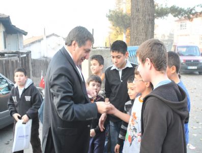 BAYRAM HARÇLıĞı - Vali'den Çocuklara Bayram Harçlığı