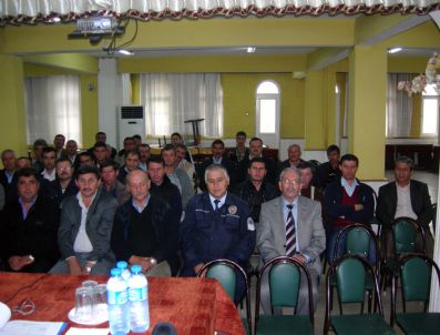 İSMAIL AKSOY - Gediz'de Öğrenci Servis Şoförlerine Trafik Ve Mesleki Eğitim Semineri