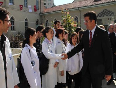 Gönüllü Eğitmenlerden Örnek Davranış