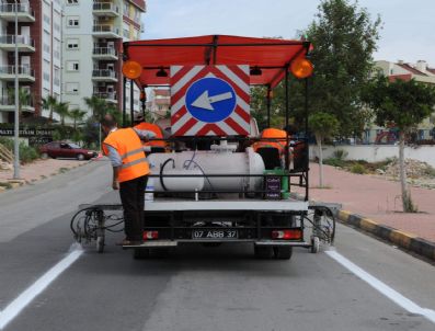 PORTAKAL ÇIÇEĞI - Kent Caddelerine 63 Bin Metre Çizgi