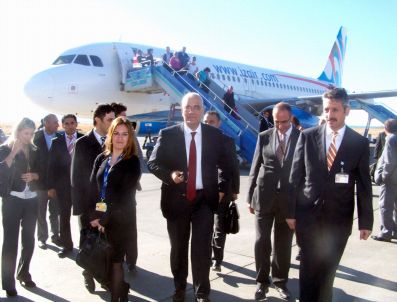 ATAY USLU - Pegasus Hava Yolları Adana-van Direk Uçuşlarına Başladı