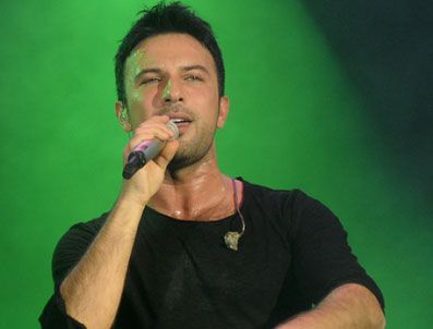 Şarkı başı 10 bin TL aldı