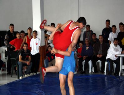 İBRAHIM ÖZDEMIR - Kepsutlu Güreşçiler Minderde İddialı