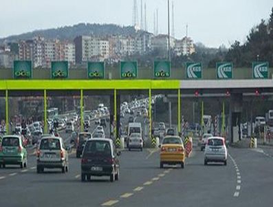 Köprü ve otoyol ücretsiz geçişleri uzadı