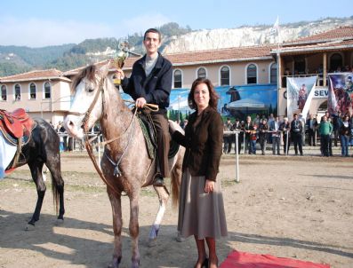 OSMAN GÜNAYDıN - Ünye Belediyesi Geleneksel Rahvan At Yarışları