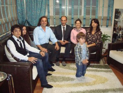 OSMAN TUNÇ - Edremit'te Bayramlaşma Töreni Öğretmenevi'nde Yapıldı