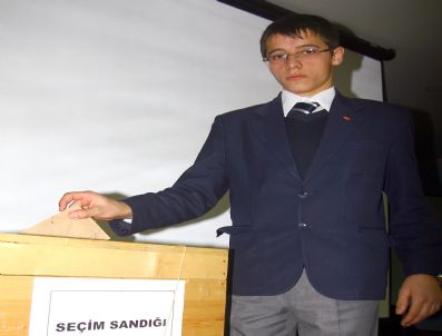 BOŞNAK - Gümüşhane Öğrenci Meclisi Başkanı Ensar Mesut Özgün Oldu