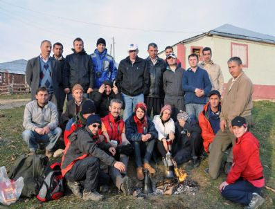 MEHMET ÜNLÜ - Gümüşhaneli Dağcılar Yunus Tepesinde