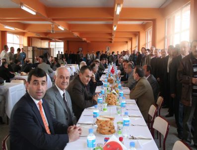 AHMET DEMIRCI - Maden Makineleri Fabrikası Çalışanları Kurban Yemeği Verdi