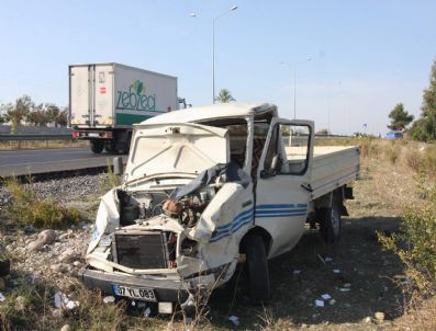Manavgat'ta Trafik Kazası: 3 Yaralı