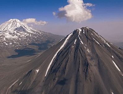 ERIVAN - Ağrı Dağı'nda krater bulundu