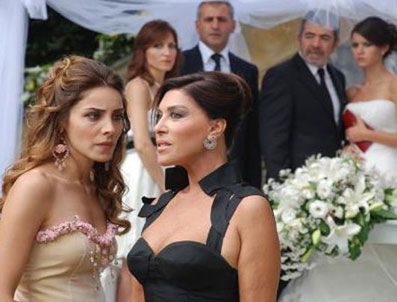 MERAL OKAY - Aşk-ı Memnu'nun yıldızları aynı dizide buluştu