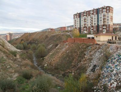 Şehir Merkezinden Geçen Derenin Açık Olan Kısmı Islah Edilecek