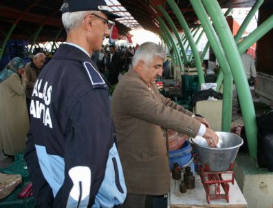 RıFAT YıLDıRıM - Zabıtadan Pazarlarda Tartı Denetimi