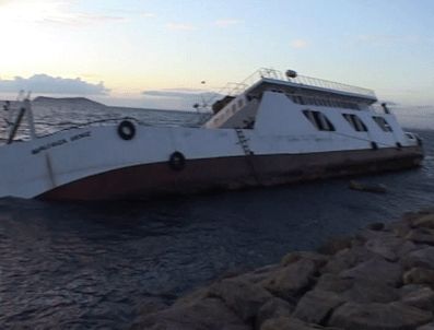 Fırtına Arabalı Vapuru yan yatırdı