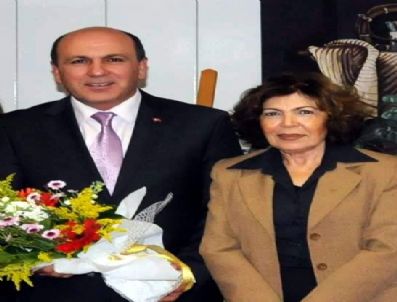 BALıKESIR BELEDIYESI - Mhp'li Hanımlardan Belediye Başkanı Ok'a Anlamlı Ziyaret