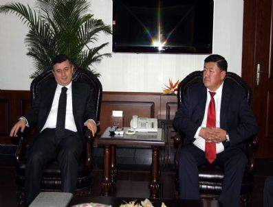 OSMAN TUNÇ - Moğol Vali'den Balıkesir Valisi'ne Nezaket Ziyareti