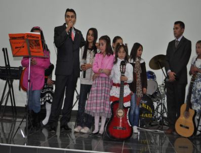 KEREM ALTUN - Özalp'ta Öğretmenler Günü Kutlaması