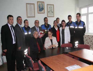 HÜSEYIN KAYA - Yozgat'ta Toplum Deskekli Polislik Büro Personeli Öğretmenlerin Öğretmenler Gününü Kutladı