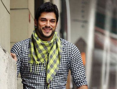 KENAN İMİRZALIOĞLU - 4 bölümlük anlaşama yapan Özçivit 600 bin dolar alacak