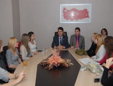 AK PARTI GENÇLIK KOLLARı - Avrupalı Gençler Bursa Siyasetini Mercek Altına Aldı