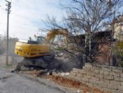 Belediye Virane Binaları Yıkıyor