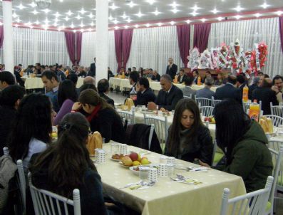 RAMAZAN FANI - Erciş Belediyesi'nden Öğretmenler İçin Moral Gecesi