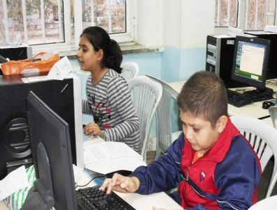 İNTEL - İntel Firmasından Öğrencilere Kurslar