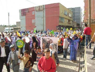 Silopi'de Kadına Şiddete Hayır Yürüyüşü