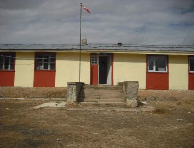 Adaklı'daki Okullar Yenilendi