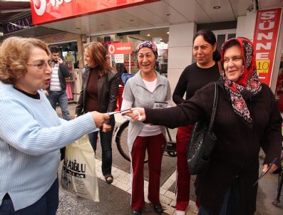 FEMINIST - Bayraklılı Kadınlardan Şiddete Dur Çağrısı