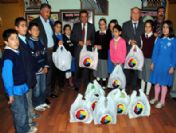 Erciş Ticaret Ve Sanayi Odası'ndan 700 Fakir Öğrenciye Kışlık Kaban