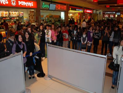 SEDA SAYAN - Ada Alışveriş Merkezi Ünlüleri Ağırlamaya Devam Ediyor