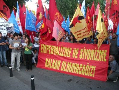 Beyoğlu'nda Füze Kalkanı Protestosu