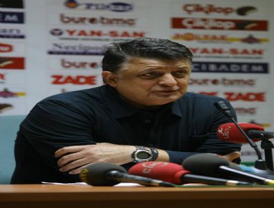 VELI ACAR - Konyaspor Beraberliğe Alıştı