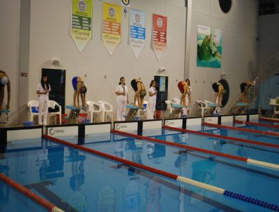 BURHAN FELEK - Marmaris'te Kış Yüzme Şampiyonası