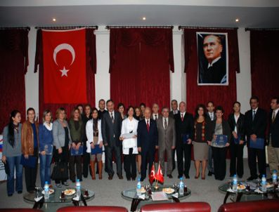 TUIK - Vali Atış'tan Sağlık Personelerine Teşekkür Belgesi