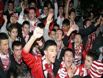 ŞIRINLER - Samsunspor Taraftarlardan Meşaleli Şov